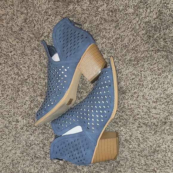 Suede Pep Toe Booties - Picture 2 of 4